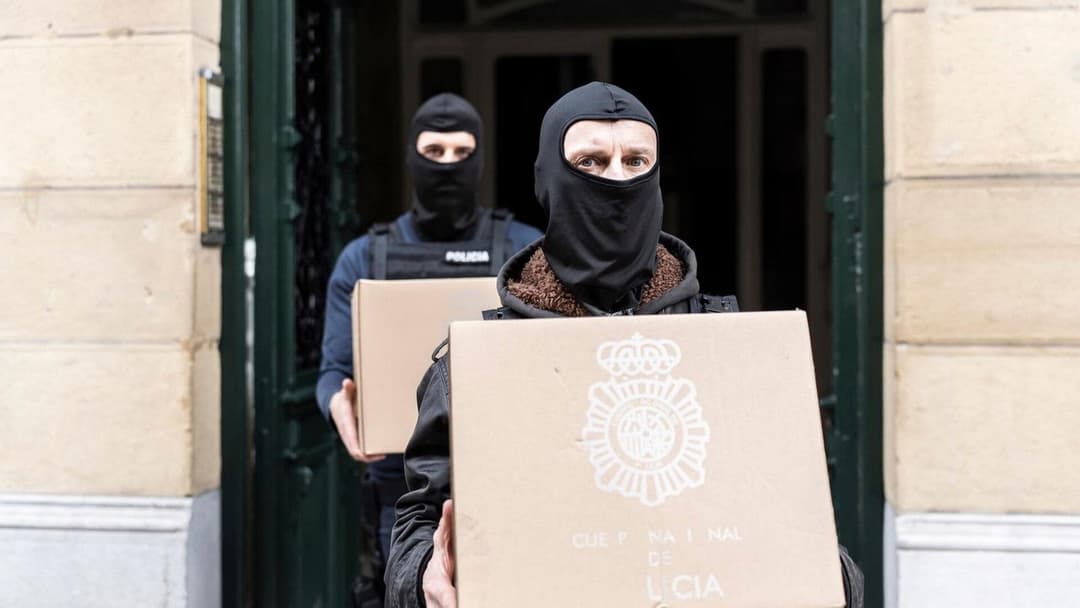 Undercover - Unter Feinden backdrop 10