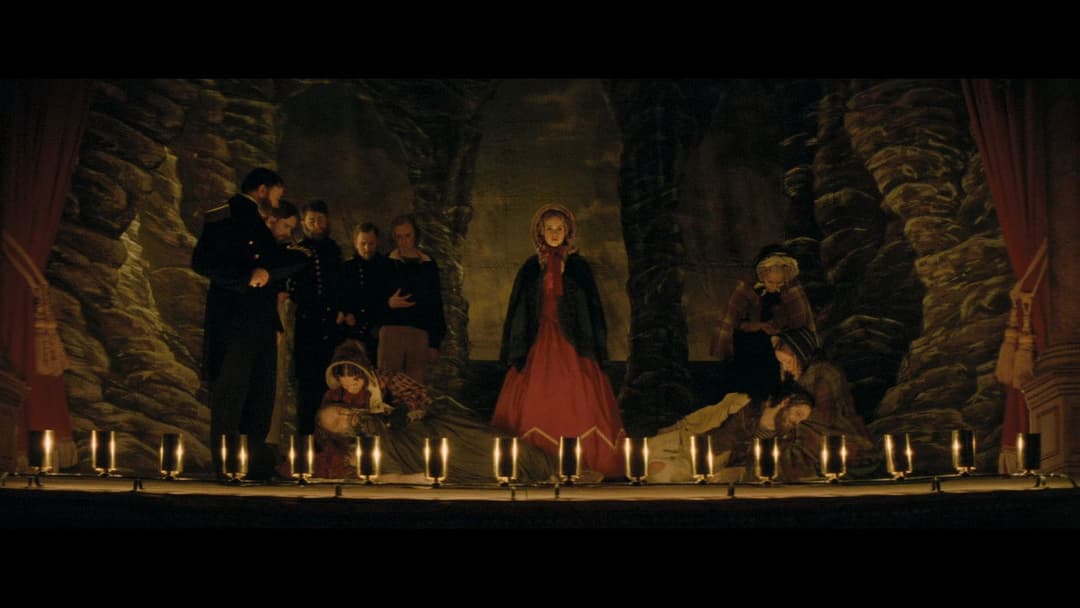 Невидима жінка backdrop 3