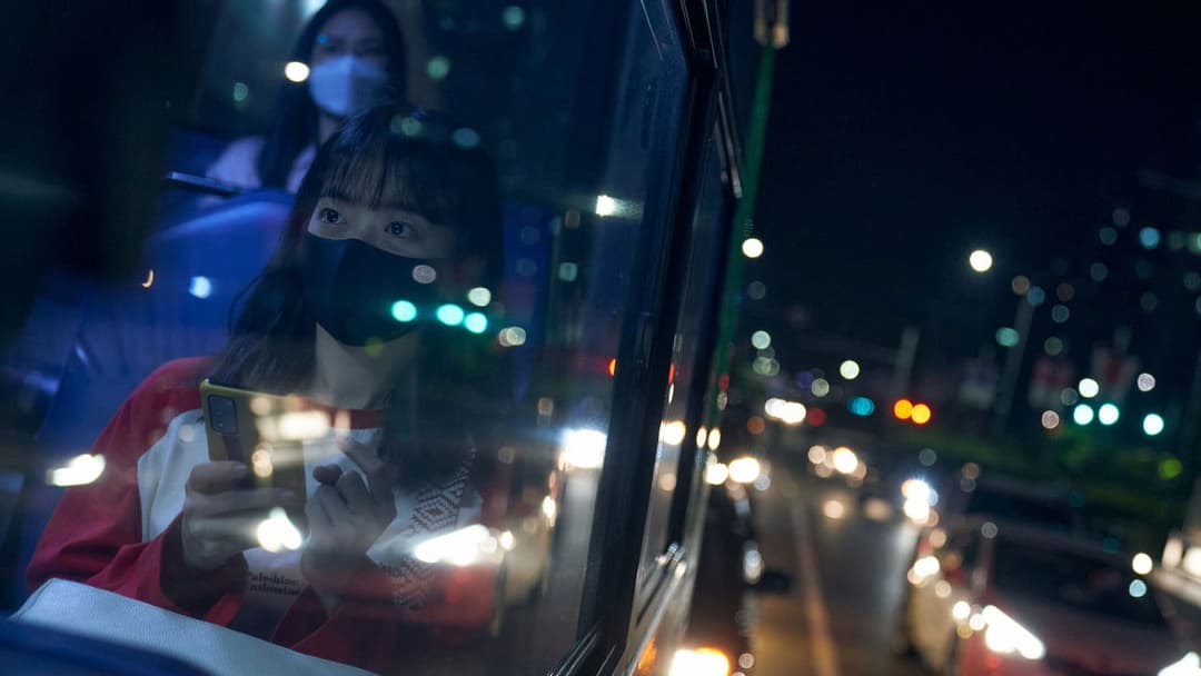 Загублений смартфон backdrop 10