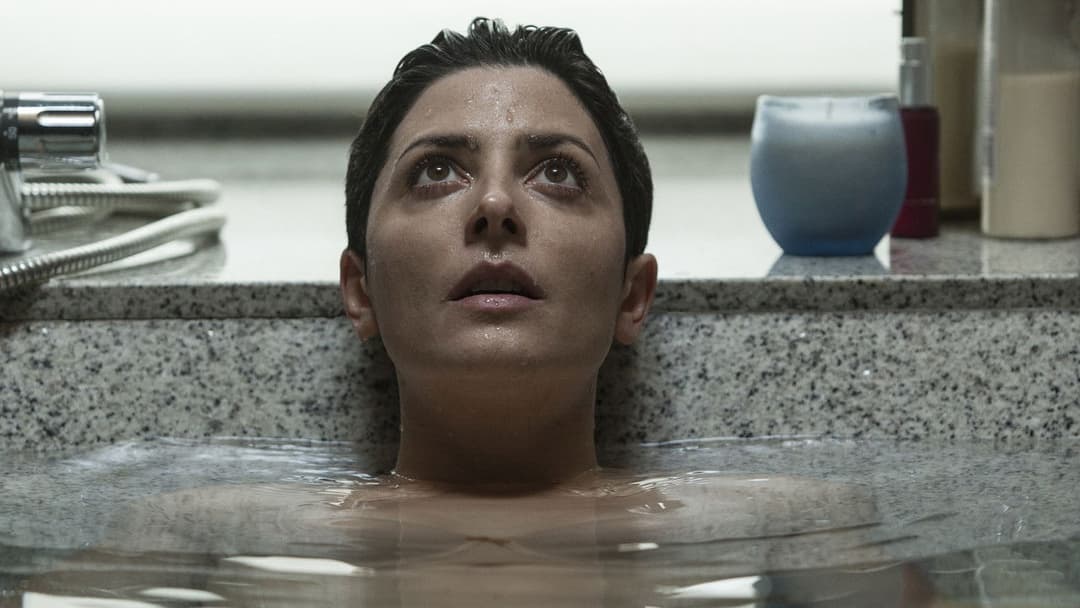 The Invisible Guest backdrop 16