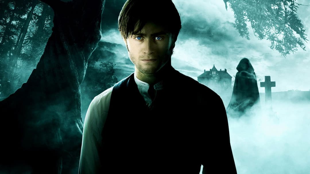 Жінка в чорному backdrop 6