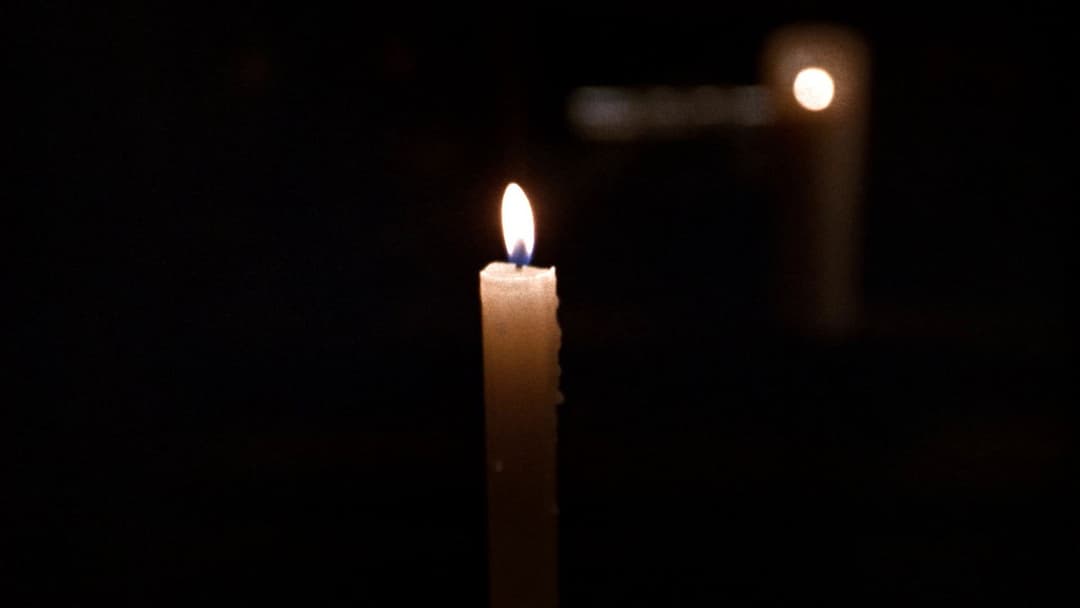 Dead Again backdrop 12