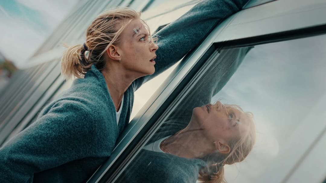 Поза юрисдикцією backdrop 3