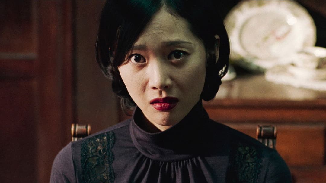 A Tale of Two Sisters backdrop 16