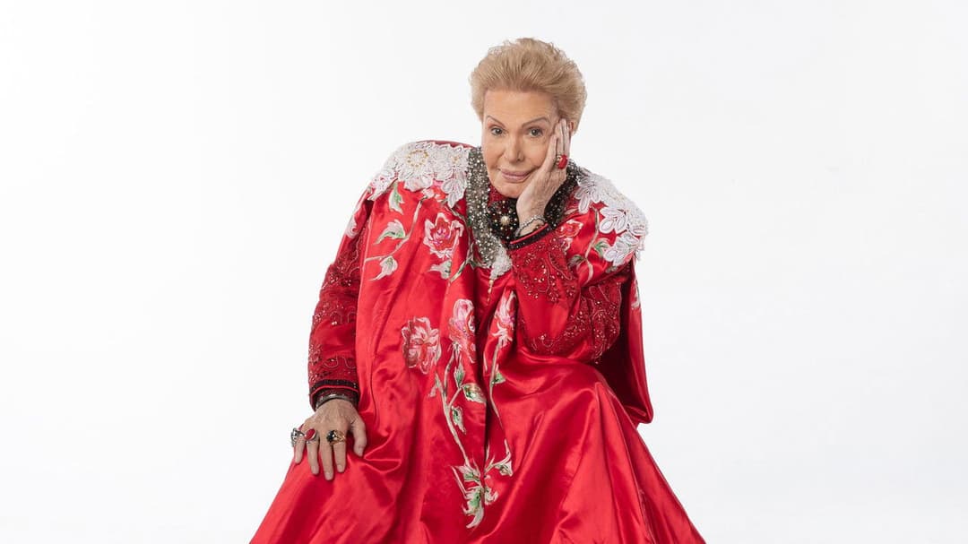 Mucho Mucho Amor: The Legend of Walter Mercado backdrop 10