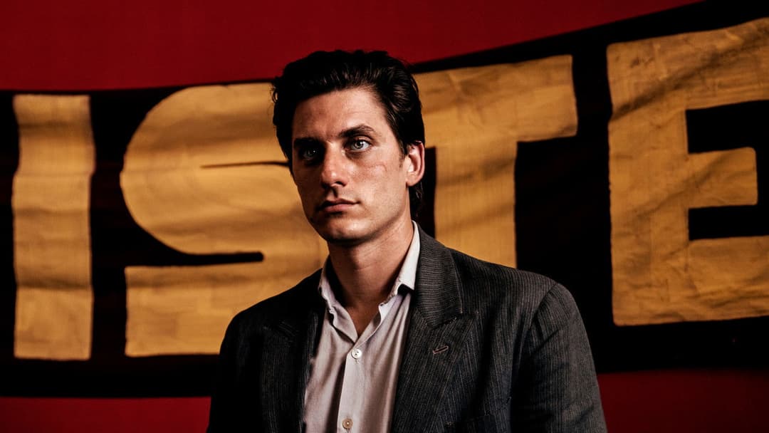 Martin Eden backdrop 8