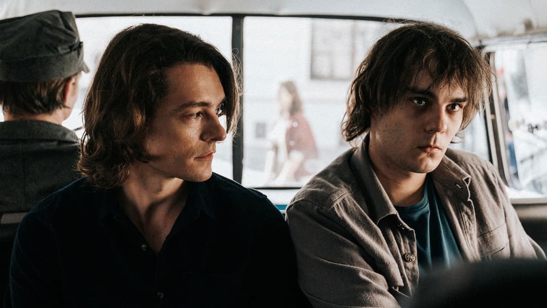 Leave No Traces backdrop 6