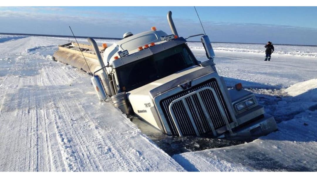 The Ice Road backdrop 13