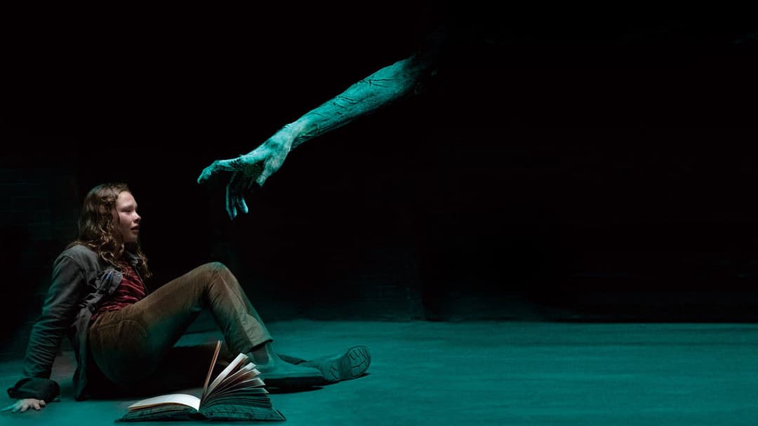 Scary Stories to Tell in the Dark backdrop 12