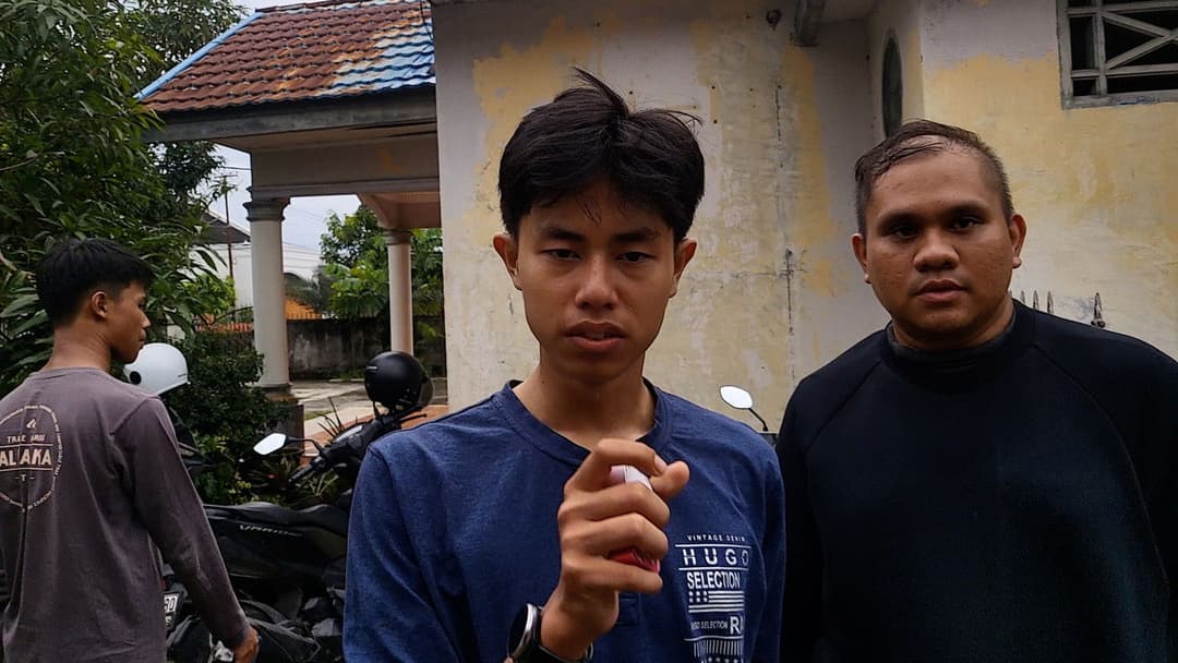 Hafiz & Friends: We Were Always Meant to Be Here backdrop 8