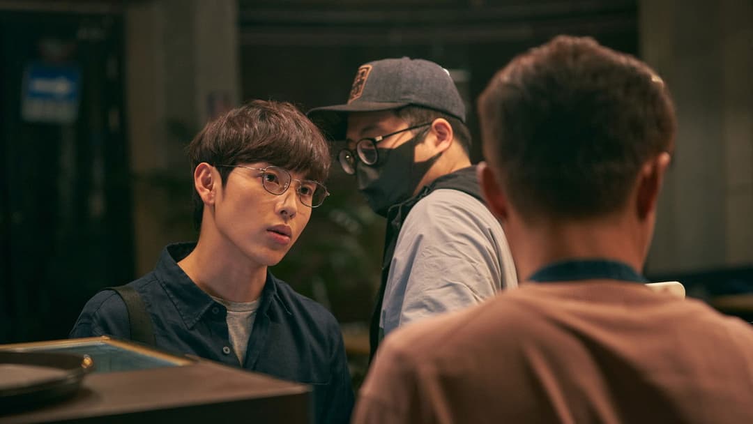 Загублений смартфон backdrop 11