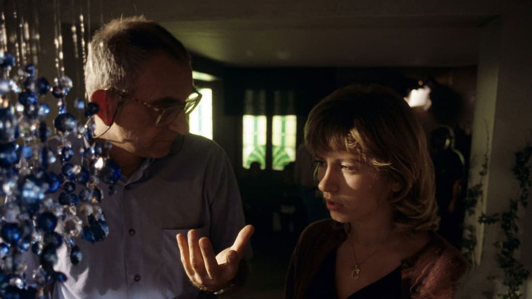 Drei Farben: Blau backdrop 7