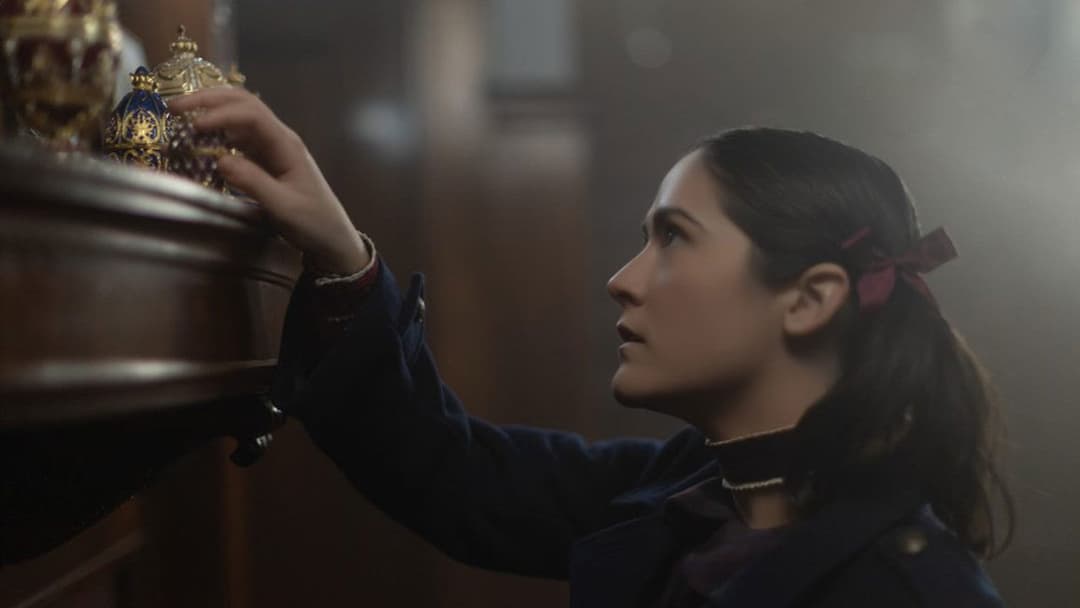 Orphan: First Kill backdrop 11