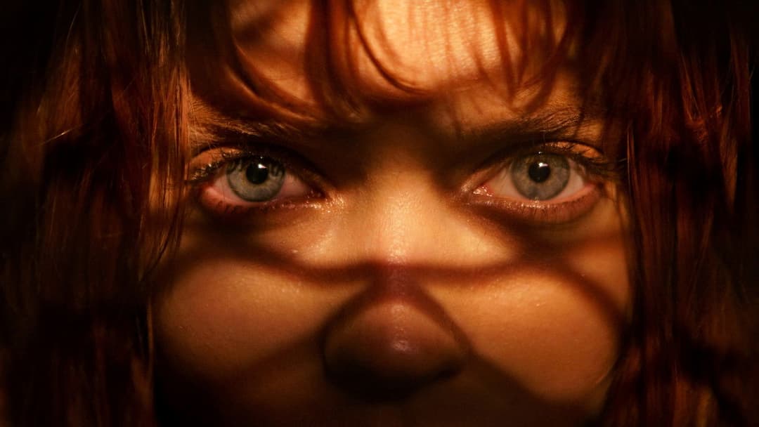 Elizabeth Harvest backdrop 3