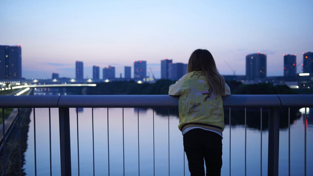 朝が来る backdrop 13