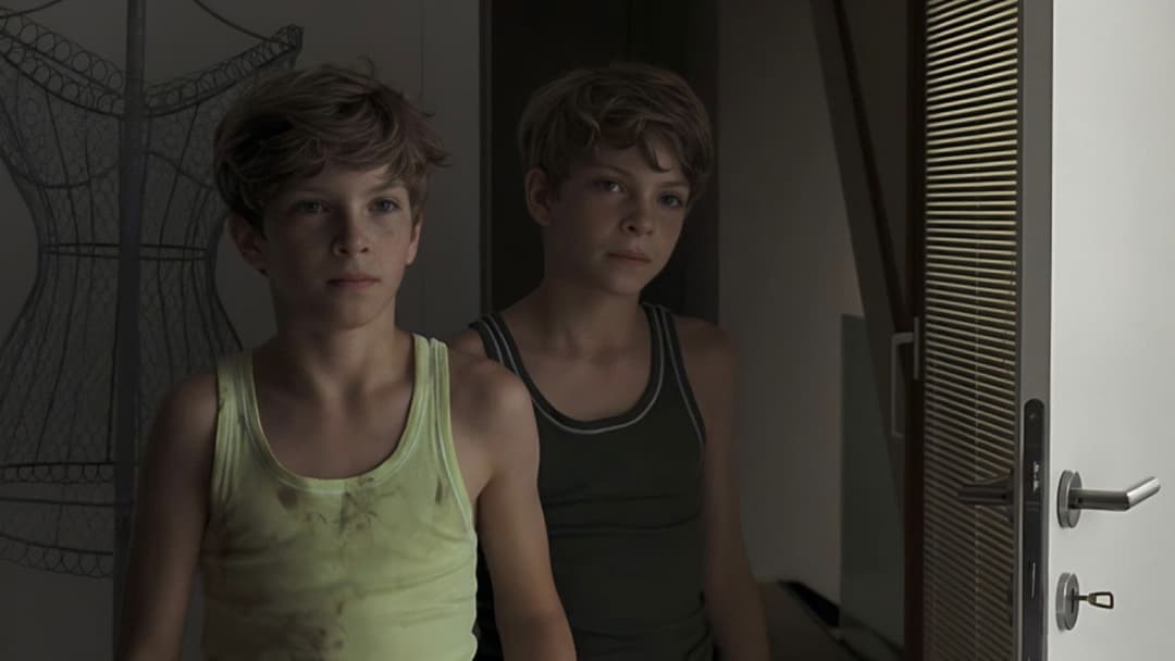 Ich seh, Ich seh backdrop 3