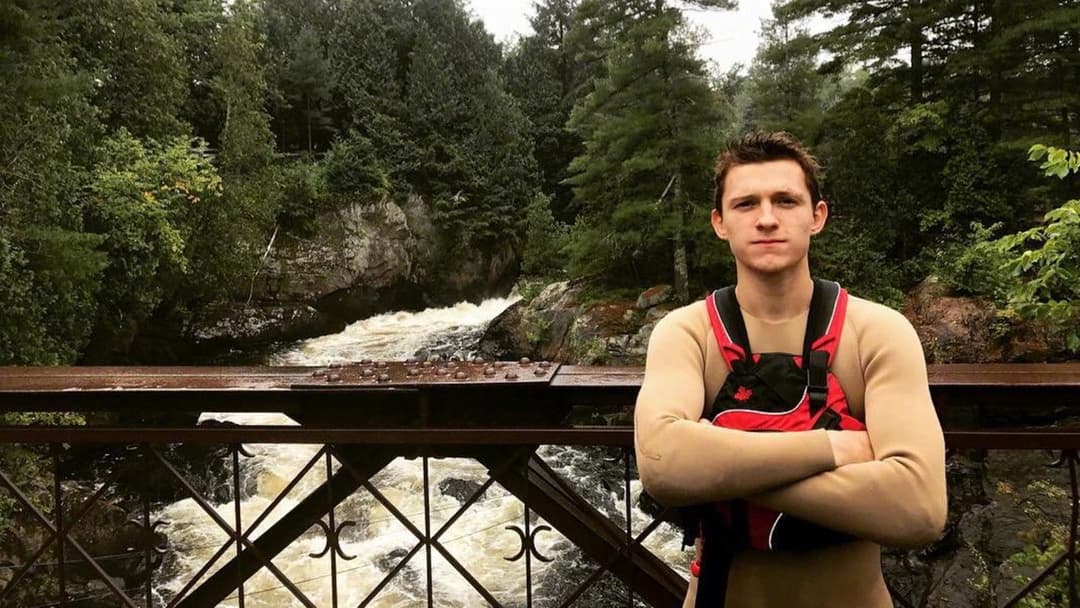 Chaos Walking backdrop 14