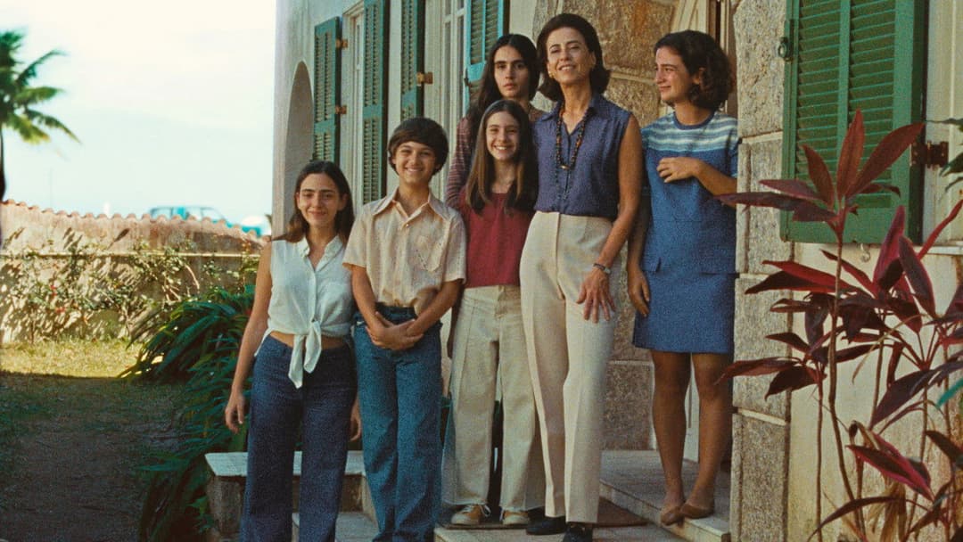 Я досі тут backdrop 10