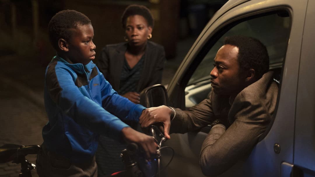 Tori & Lokita backdrop 8