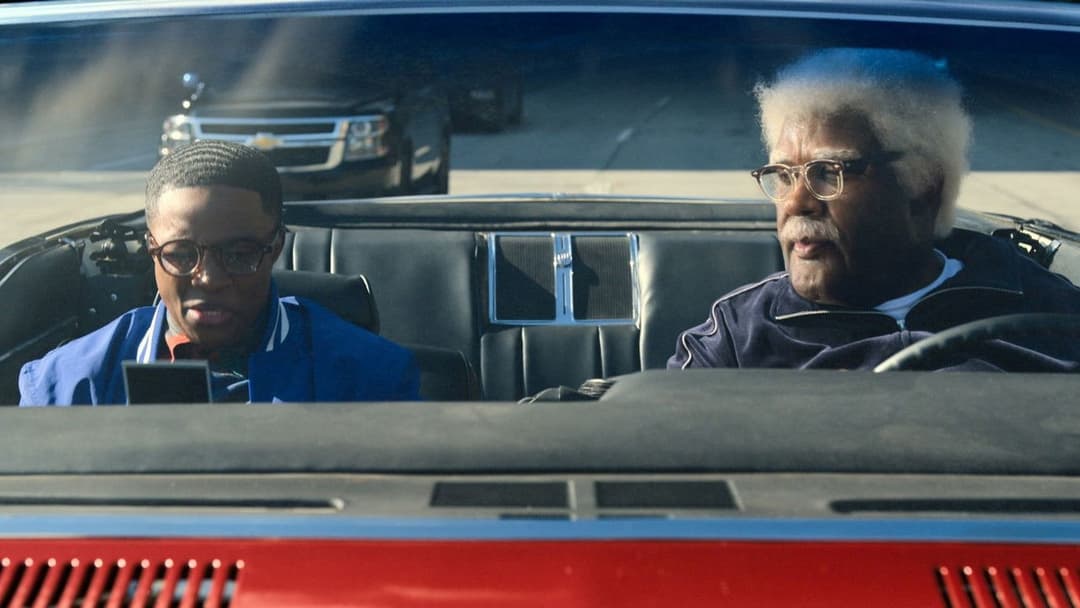 Джо відвідує універи backdrop 15