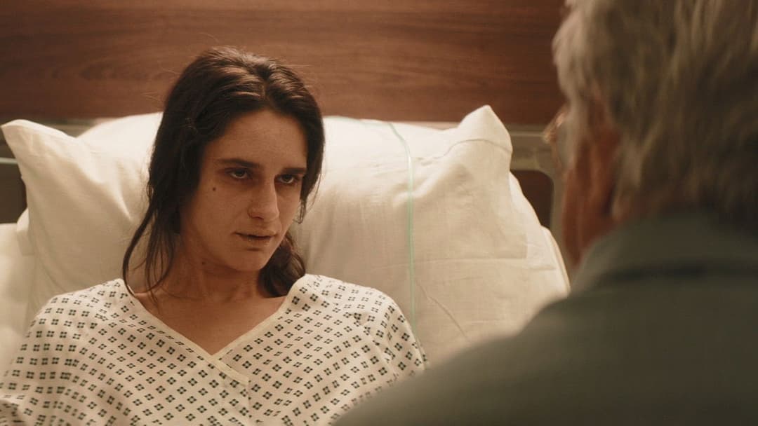 Дівчина у лабіринті backdrop 3