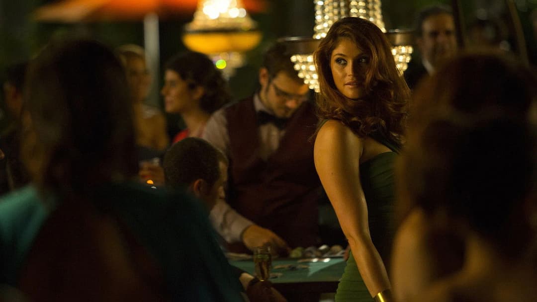 Runner Runner backdrop 3