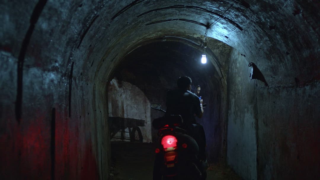 Kaili Blues backdrop 2