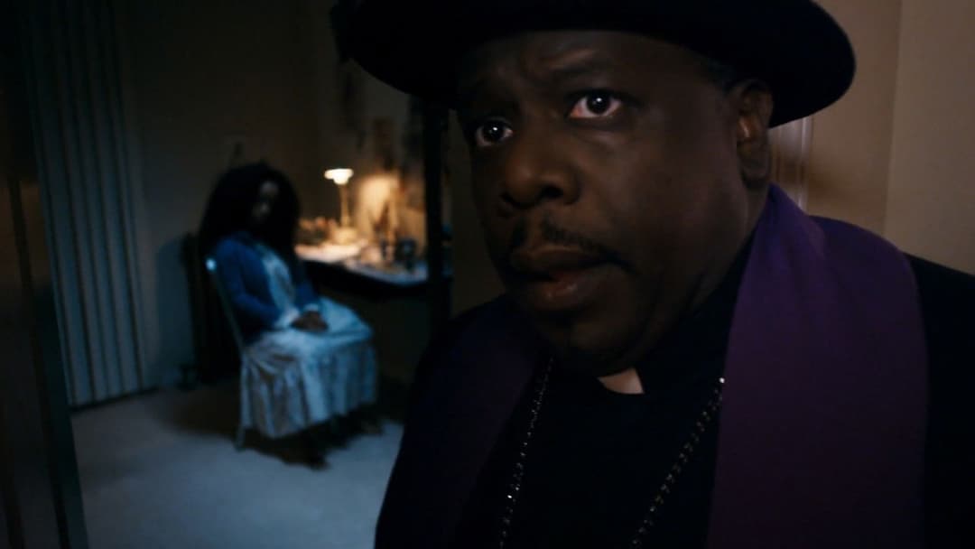 A Haunted House backdrop 16