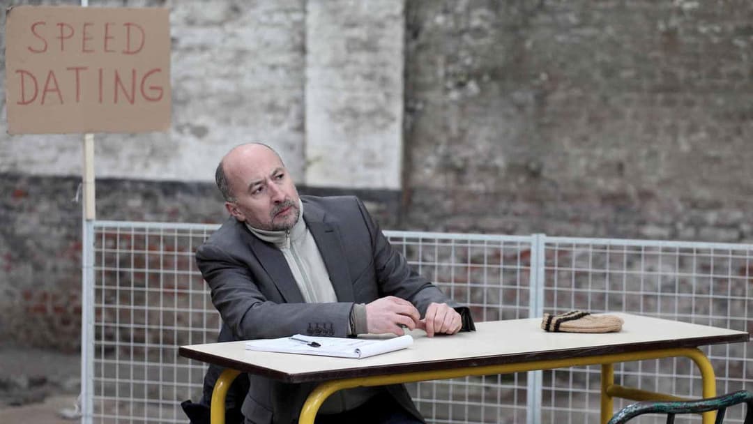 Les Invisibles backdrop 4