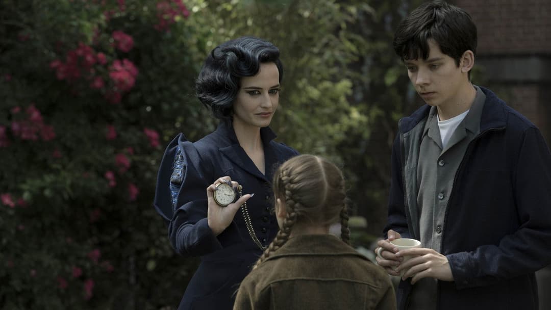 Miss Peregrine's Home for Peculiar Children backdrop 11