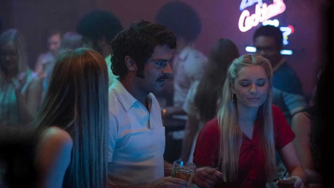 Звабливий, Поганий, Злий backdrop 15