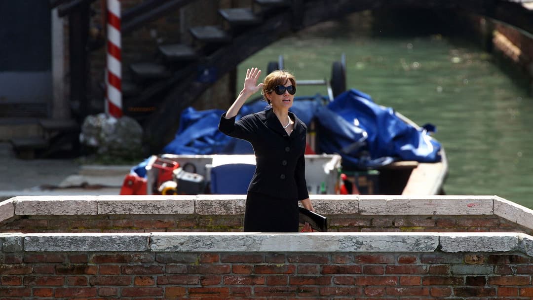 The Tourist backdrop 15