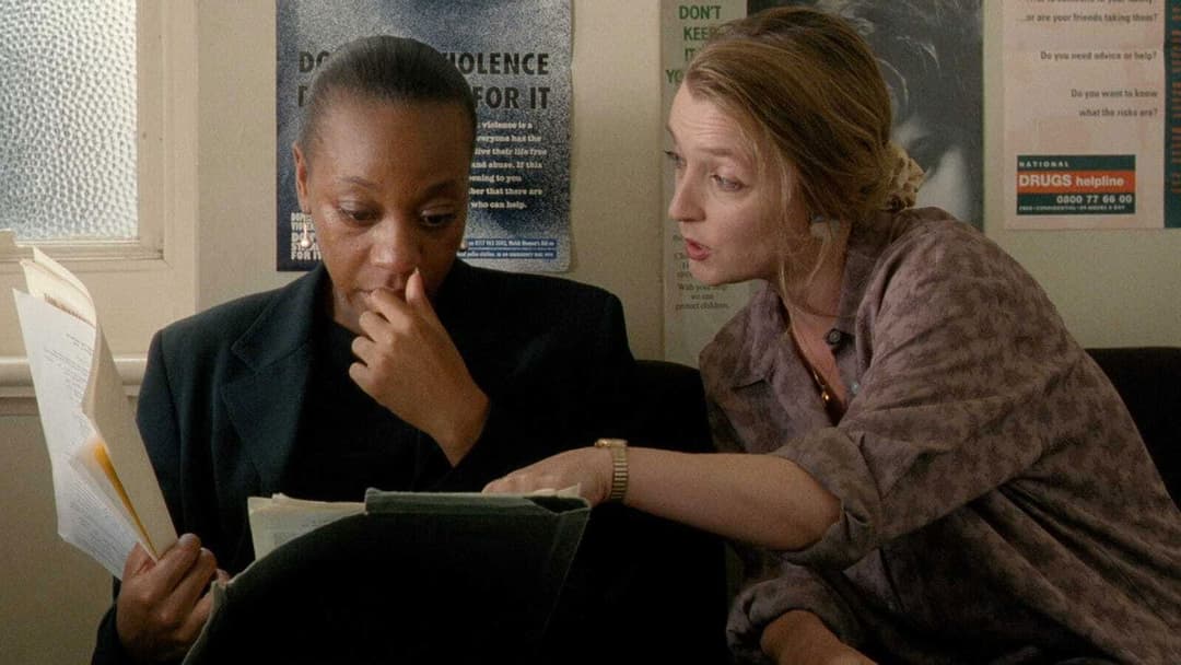 Таємниці та брехня backdrop 12