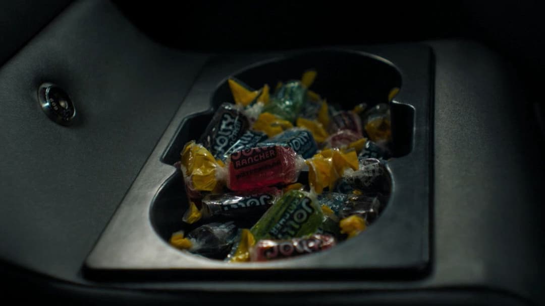 All das Ungesagte zwischen uns - Regretting You backdrop 13