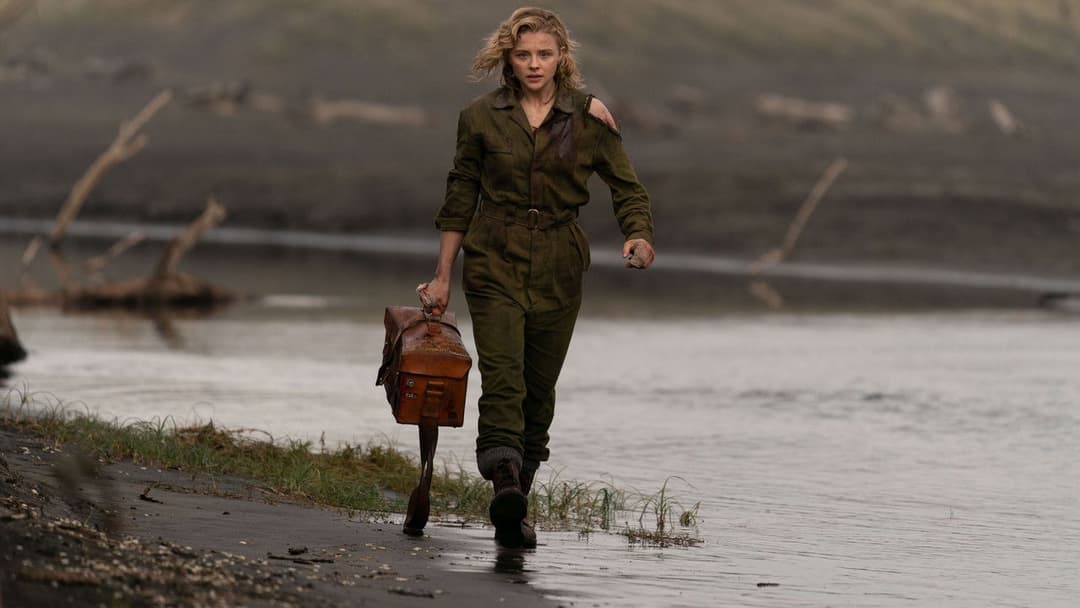 Shadow in the Cloud backdrop 6