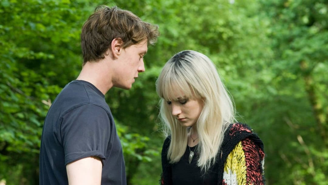 How I Live Now backdrop 15