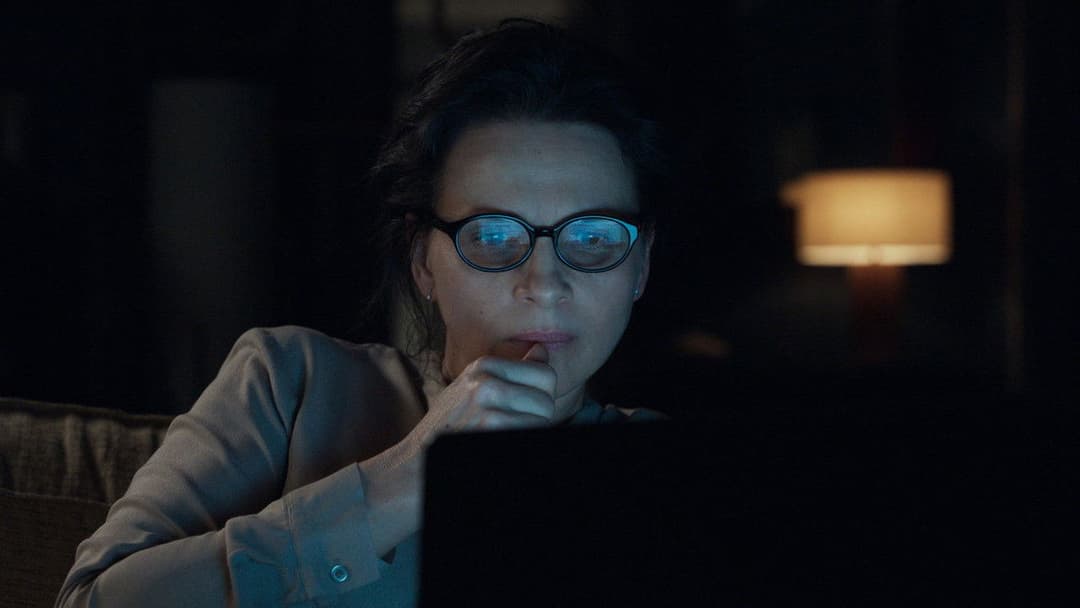 Who You Think I Am backdrop 14