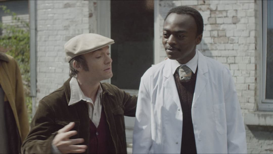 Ein Dorf sieht schwarz backdrop 9