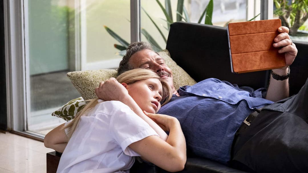 Babyteeth backdrop 8