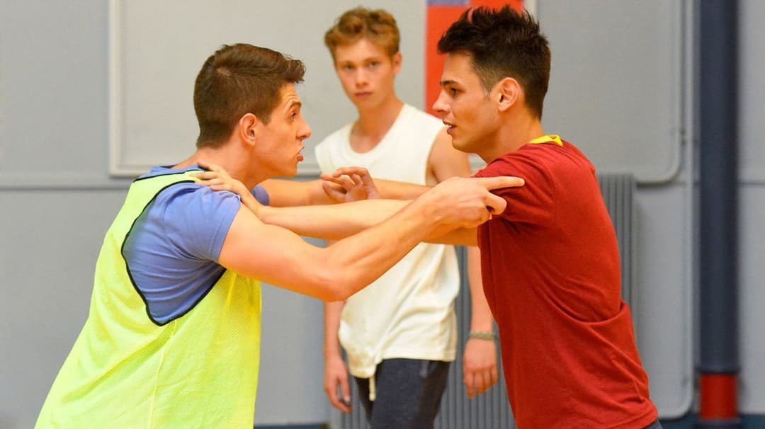 Baisers cachés backdrop 9