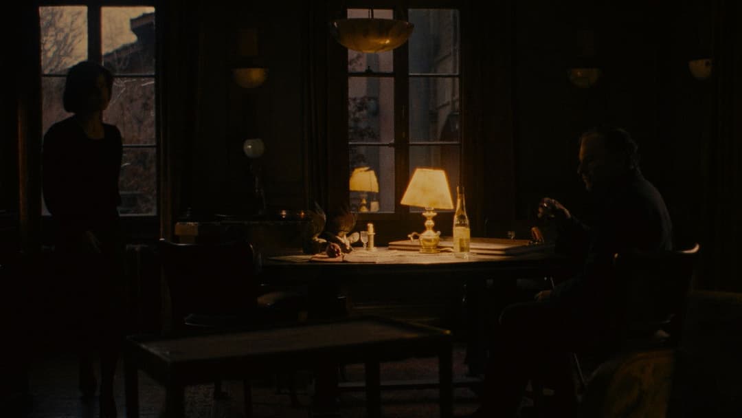 Three Colors: Red backdrop 16