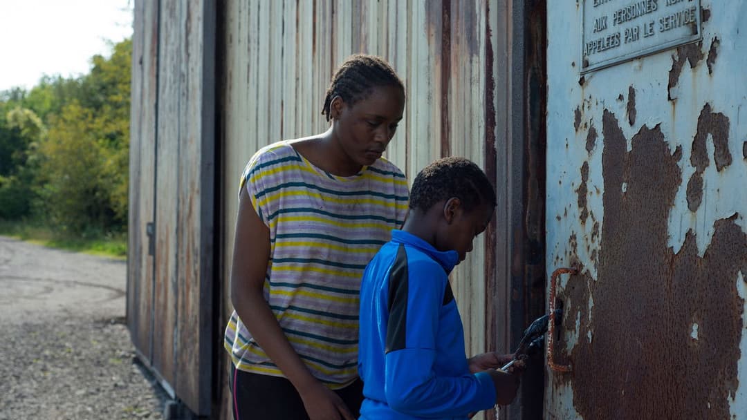 Tori & Lokita backdrop 7