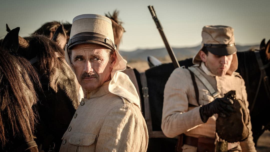 Warten auf die Barbaren backdrop 2