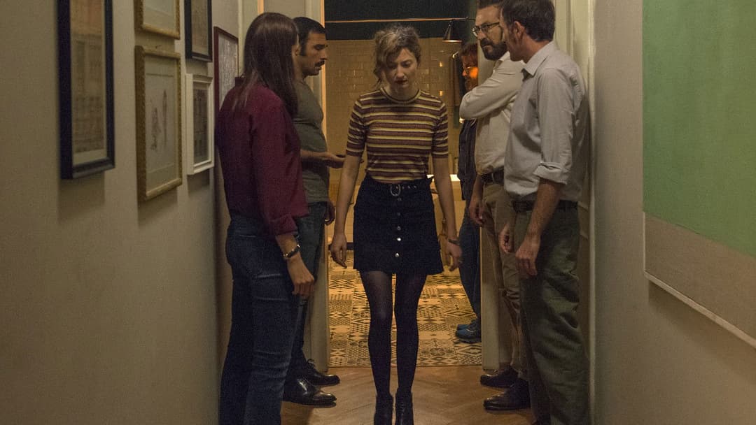 Perfect Strangers - Wie viele Geheimnisse verträgt eine Freundschaft? backdrop 4