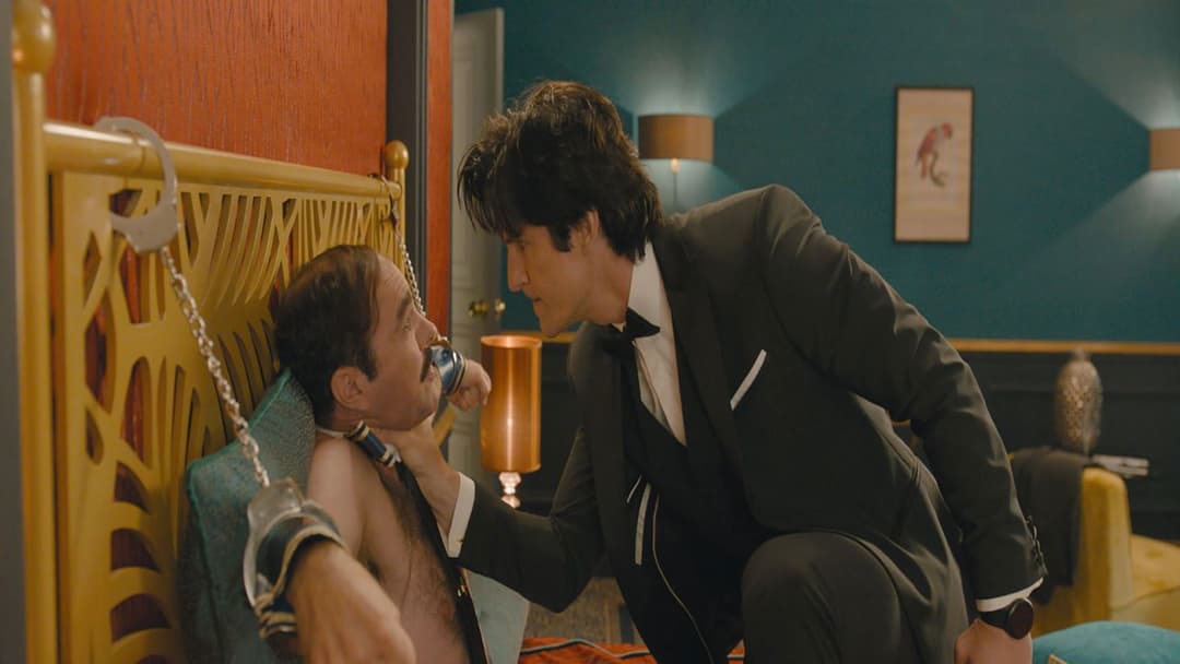 Плейбой під прикриттям backdrop 6