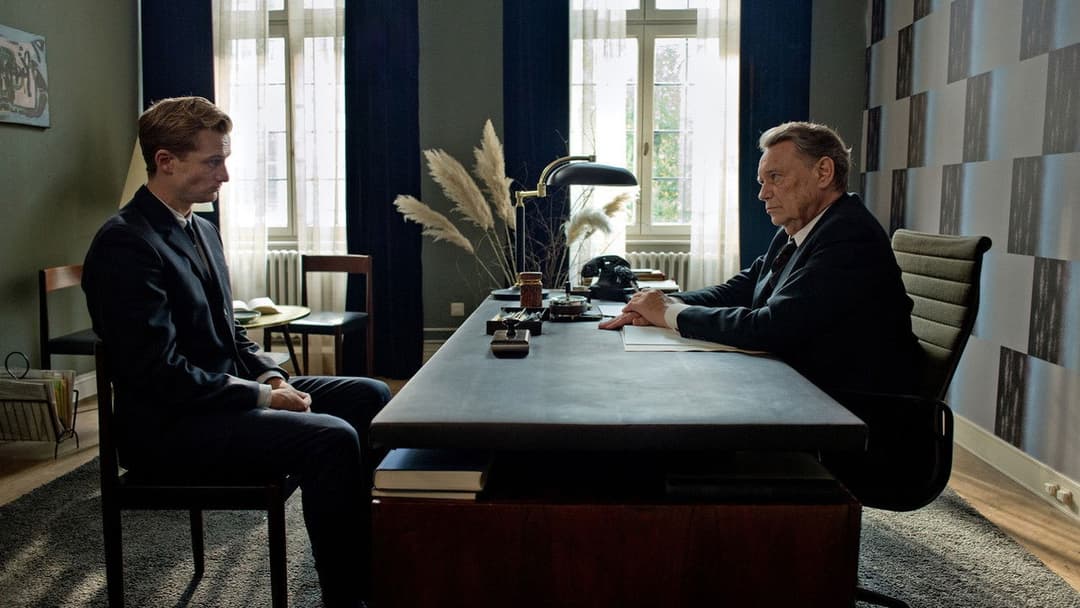 Im Labyrinth des Schweigens backdrop 4