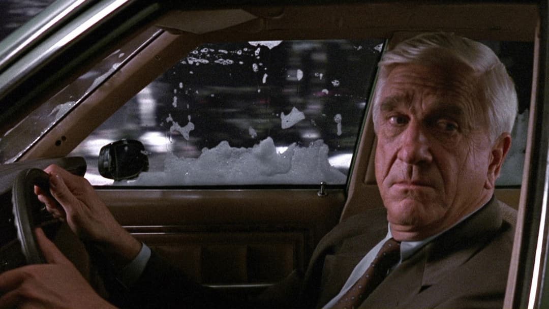 The Naked Gun 2½: The Smell of Fear backdrop 18