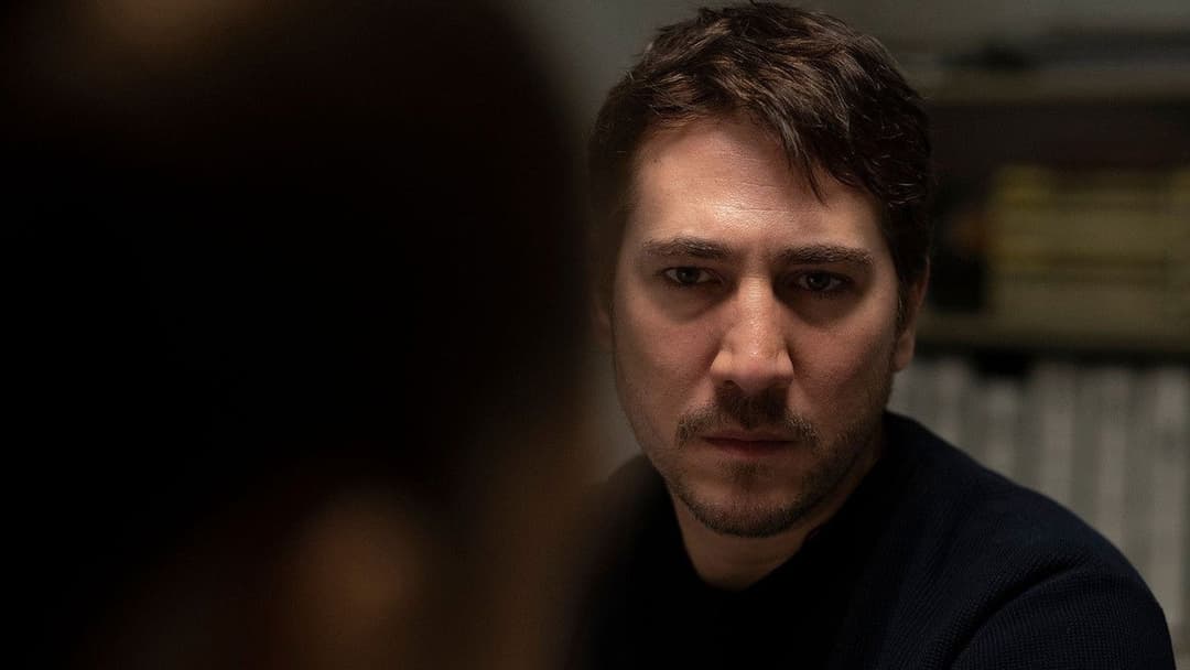 Upon Entry (La llegada) backdrop 5