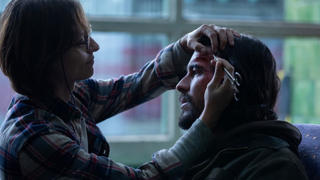 Bird Box: Barcelona backdrop 15