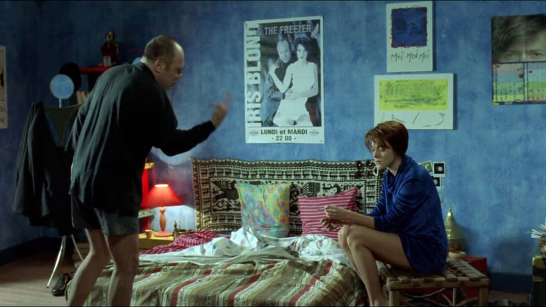 Sono pazzo di Iris Blond backdrop 3